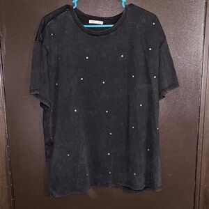 ❤️CUTE FADED BLACK TEE WITH PRETTY DETAILS❤️